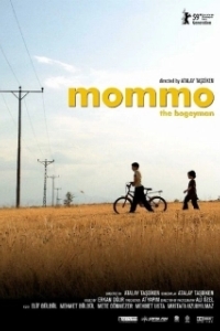 
Моммо (2009) 